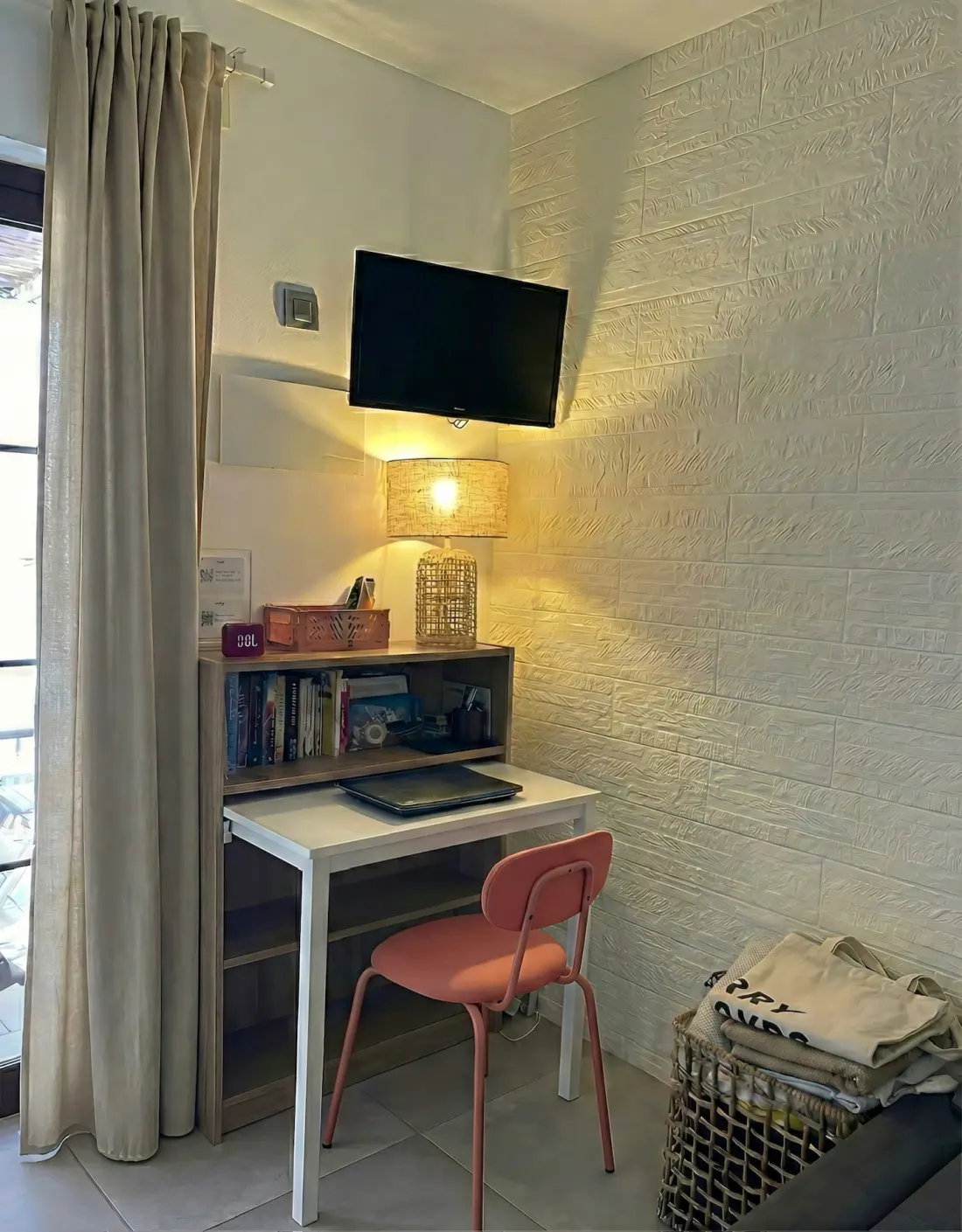 A real desk, for the unavoidable email